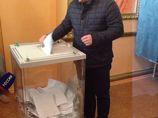 Андрей Бочаров отдал собственный голос на выборах в поселке Пятиморск